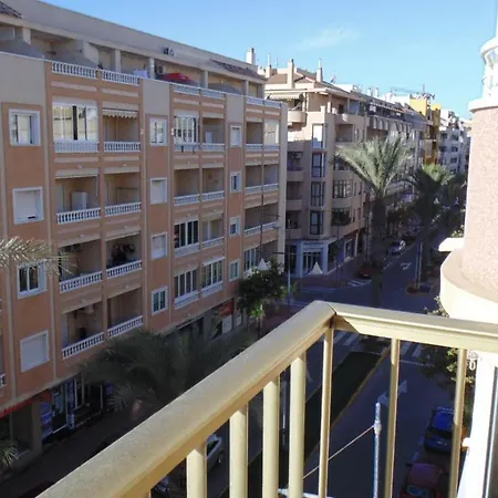 Palangre Con Vistas Al Mar Торевьиа