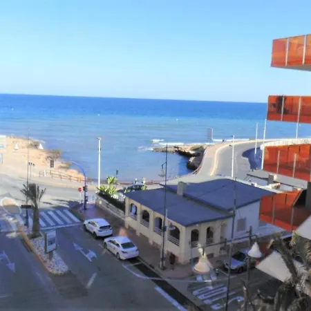 Palangre Con Vistas Al Mar Торевьиа
